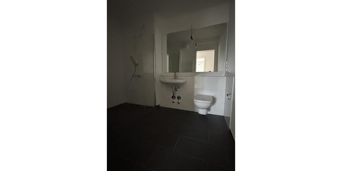 Etagenwohnung Neuss - 4 Zimmer, 122 m&sup2;, 1.766&euro; | Angebot:24330475