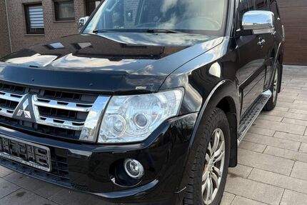 Mitsubishi Pajero 176.000 km 17.500 &euro; Mönchengladbach - Odenkirchen 41199