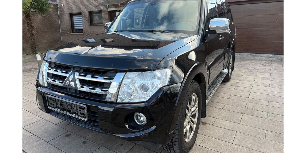Mitsubishi Pajero 176.000 km 17.500 &euro; Mönchengladbach - Odenkirchen 41199