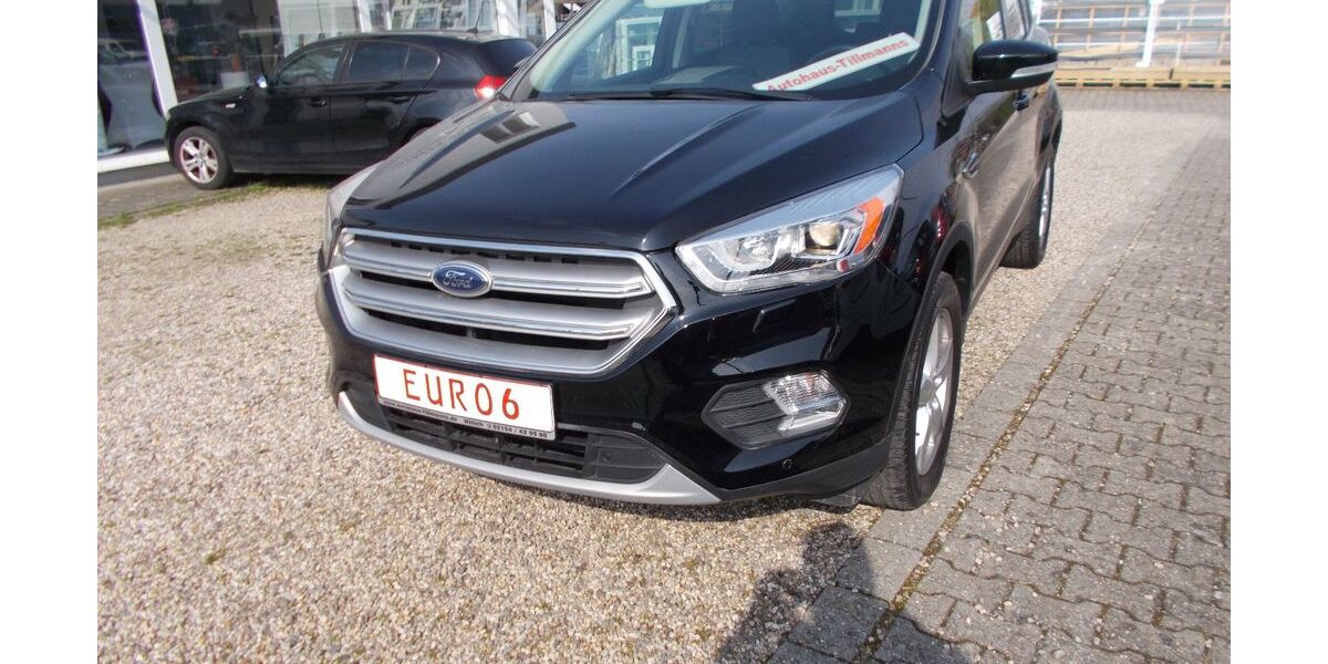 Ford Kuga 92.000 km 12.198 &euro; Willich 47877