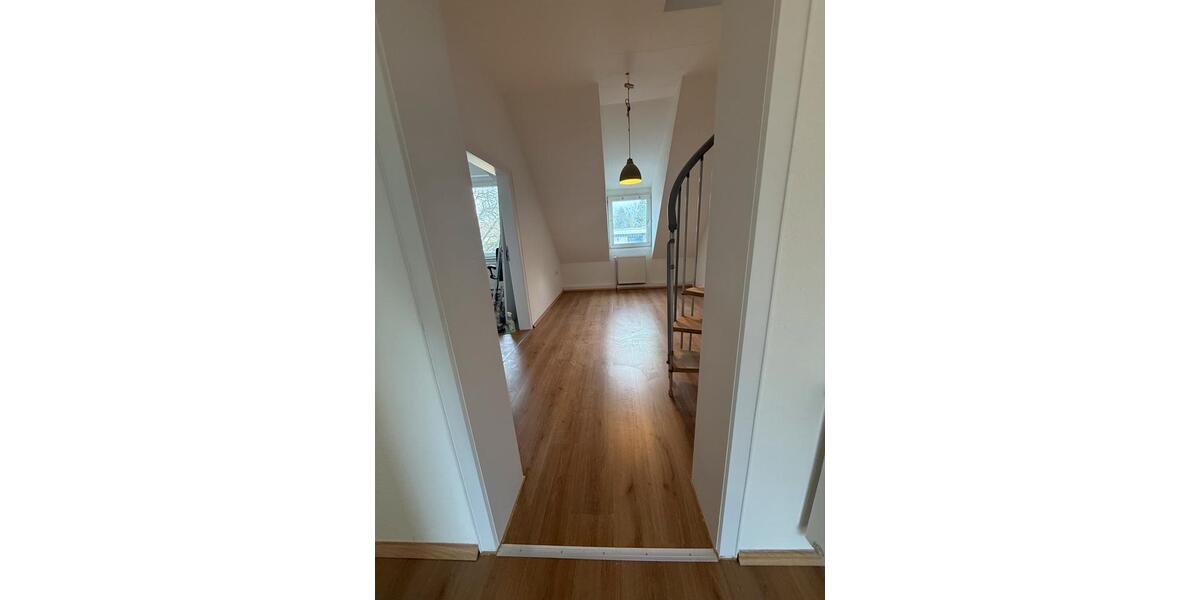 Frisch sanierte 2-Zimmer-Maisonette-Wohnung (70 m²) in Düsseldorf 2 zimmer