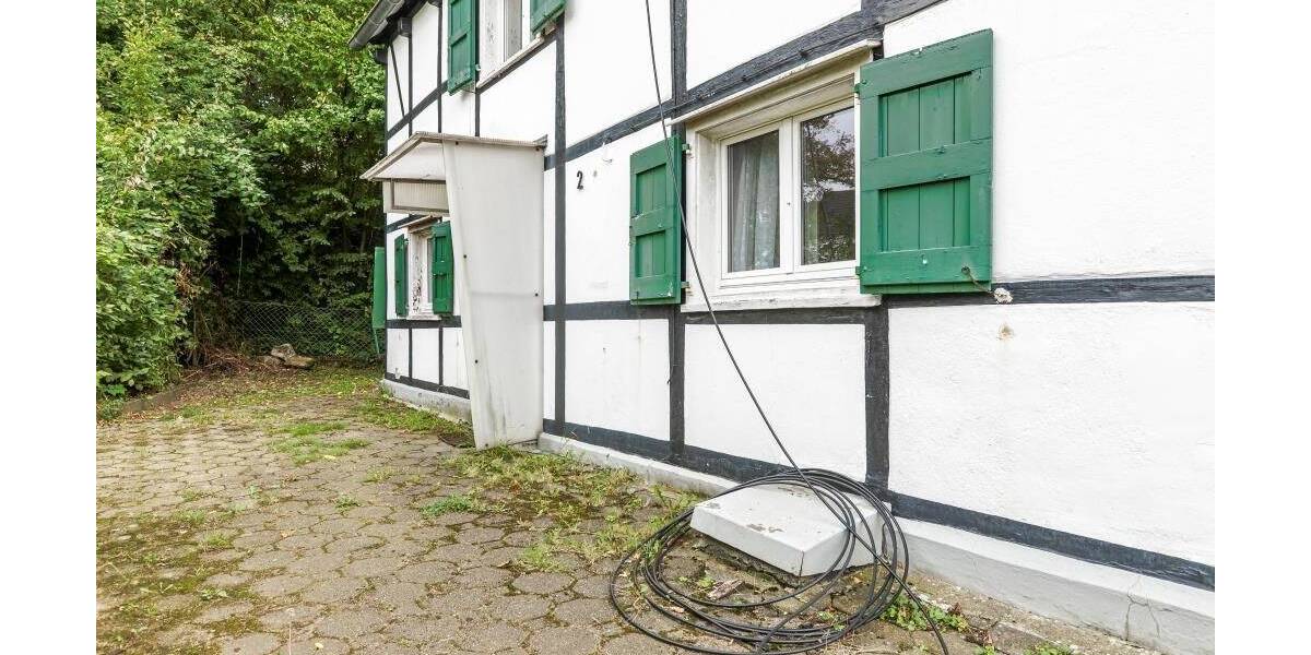 Heimwerker aufgepasst !! Freistehendes Fachwerkhaus * Renovierungsbedarf * ca. 132 m² Wfl. * ca. 354 m² Grundstück * ... 8 zimmer