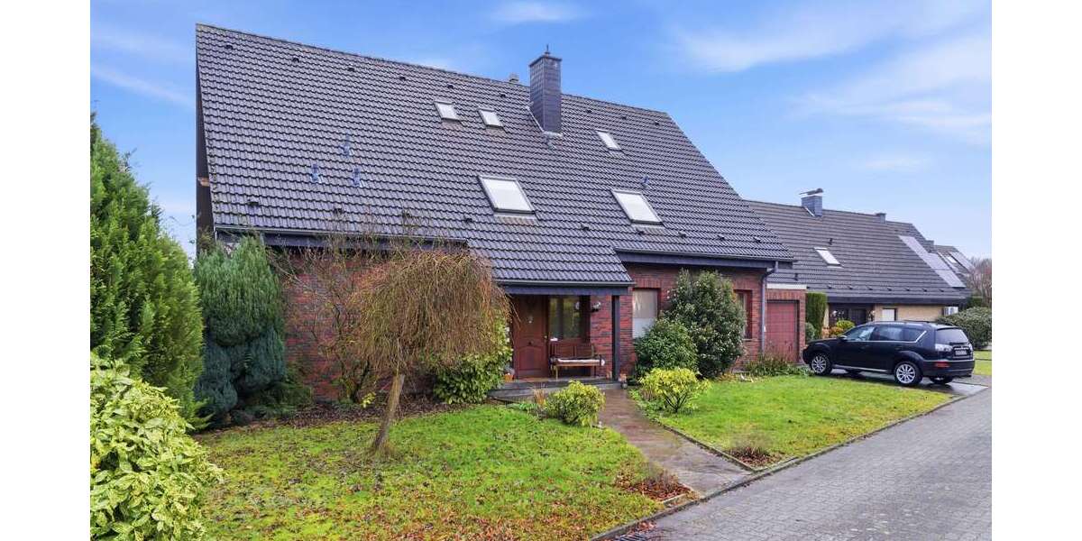 Haus zum Kaufen in Bedburg 669.000 € 286 m² 9 zimmer