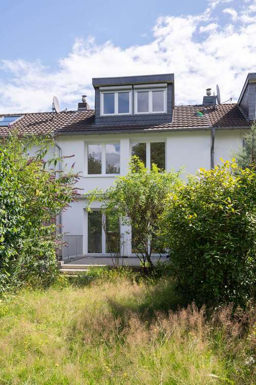 Haus zum Kaufen in Düsseldorf 539.000 € 77.53 m²