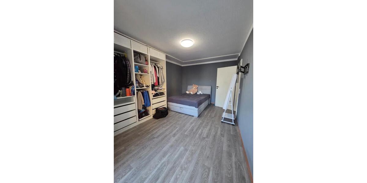 Etagenwohnung Remscheid - 4 Zimmer, 97 m&sup2;, 230.000&euro; | Angebot:26865110