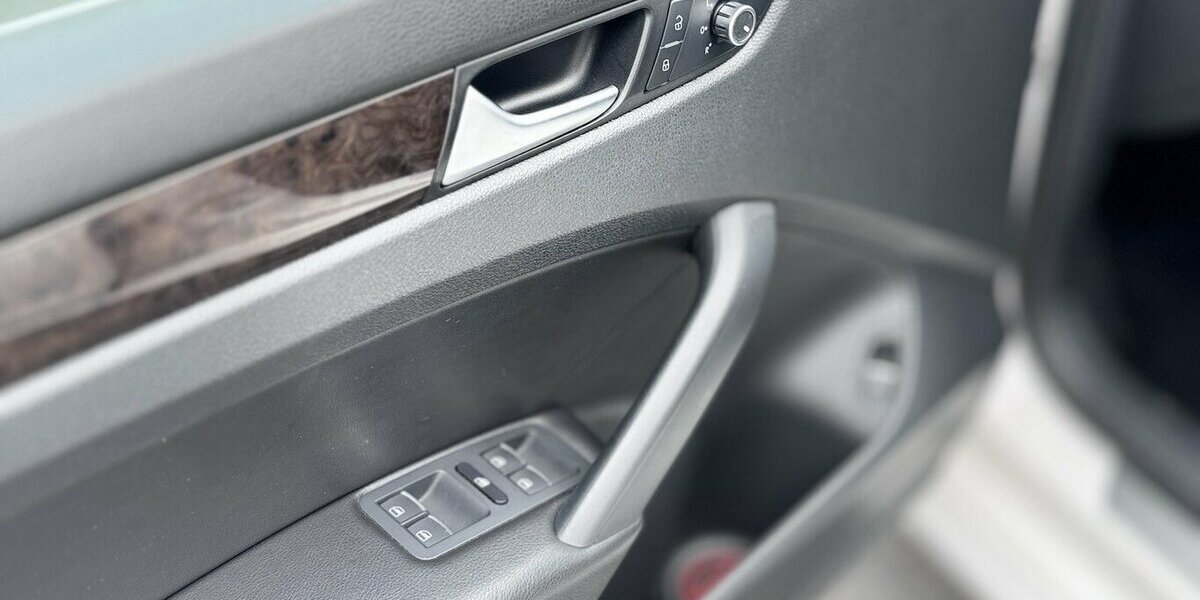 VW Passat 2,0 TDI Highline / Leder / SHD / Keyless 228.000 km 11.890 &euro; Mönchengladbach 41066