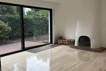 Wohnung Düsseldorf Kaiserswerth - 2 Zimmer, 80 m&sup2;, 1.200&euro; | Angebot:24348097