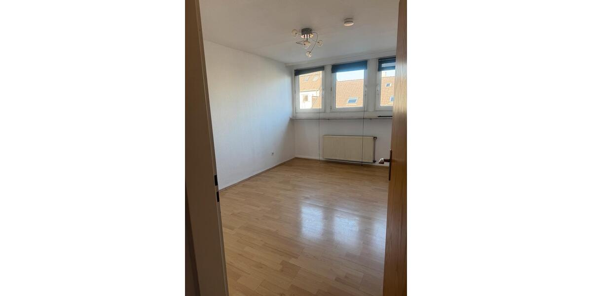 Etagenwohnung Düsseldorf Oberbilk - 2 Zimmer, 60 m&sup2;, 870&euro; | Angebot:26447945