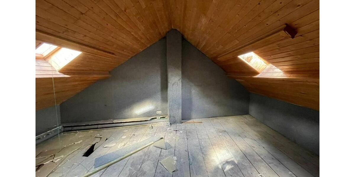 Dachgeschossrohlung zum Ausbau 2 Wohnungen-Dachneubau notwnedig 5 zimmer