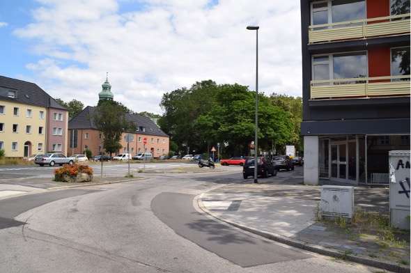 Haus zum Kaufen in Duisburg, Rheinhausen-Mitte 2.100.000 € 1123 m²