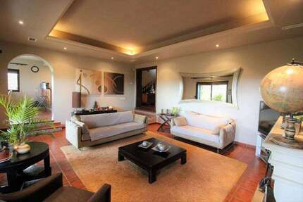 Haus zum Kaufen in Estepona 3.500.000 € 600 m²