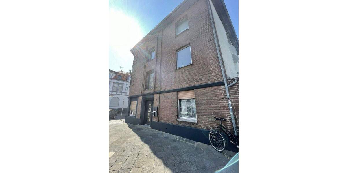 Zimmer in WG - In zentraler sanierter Wohnung mit zwei Bädern 4 zimmer