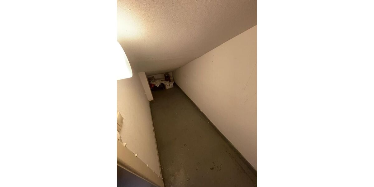 Provisionsfrei* SOFORT FREI! Rhein-nah - 2-Zm Penthouse Oberkassel - renoviert, Klimaanlage Einbauküche 55m² - Einfamilienhaus Düsseldorf Oberkassel | Angebot:27074522