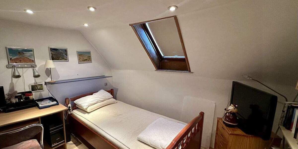 Sanierungsbedürftiges Haus mit großem Garten und Garage in idyllischer Feldrandlage 4 zimmer