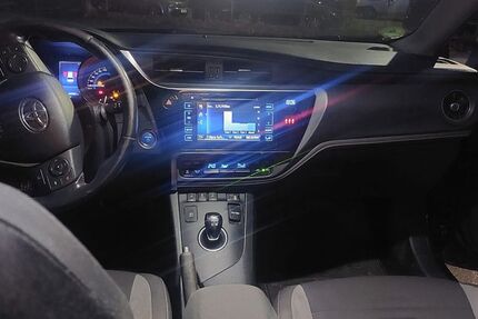 Toyota Auris 245.000 km 10.999 &euro; Düsseldorf 40468