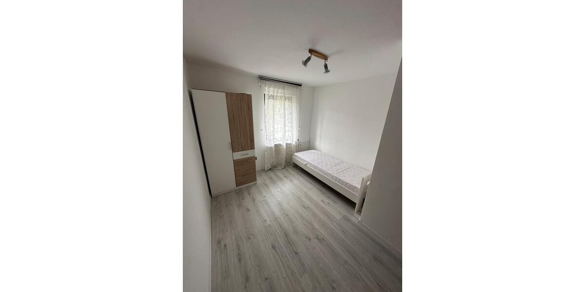 Doppelhaushälfte Düsseldorf Stadtbezirk 6 - 5 Zimmer, 150 m&sup2;, 2.350&euro; | Angebot:26051077