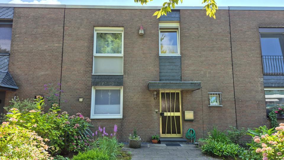 Reihenmittelhaus mit Doppelgarage von Privat