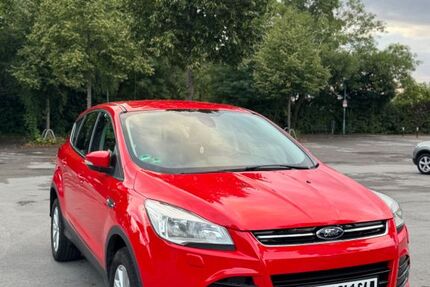 Ford Kuga 157.000 km 8.300 &euro; Duisburg 47228
