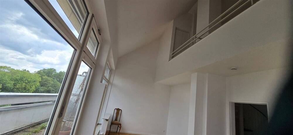 Etwas Besonderes! Blick ins Grüne ! Penthouse Art !