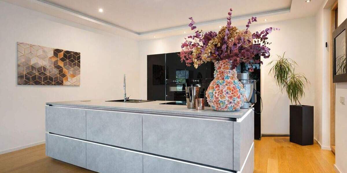 Etagenwohnung Krefeld / Bockum Bockum - 5 Zimmer, 229 m&sup2;, 2.950&euro; | Angebot:25740530