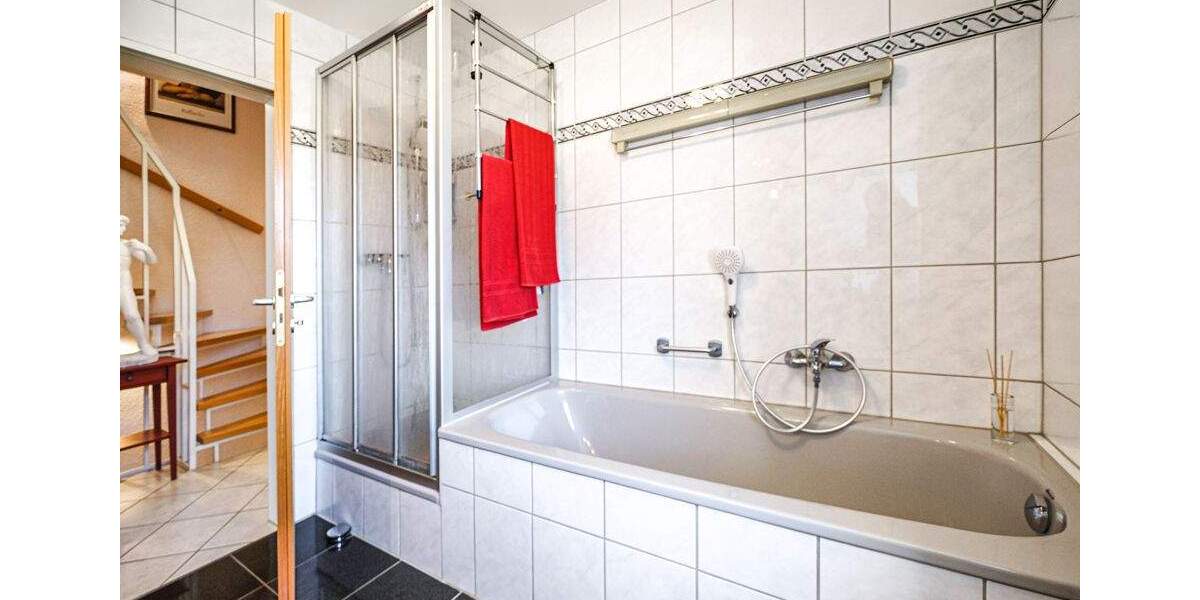 PAESCHKE-Doppelhaus in ruhiger Lage mit optimaler Anbindung 4 zimmer