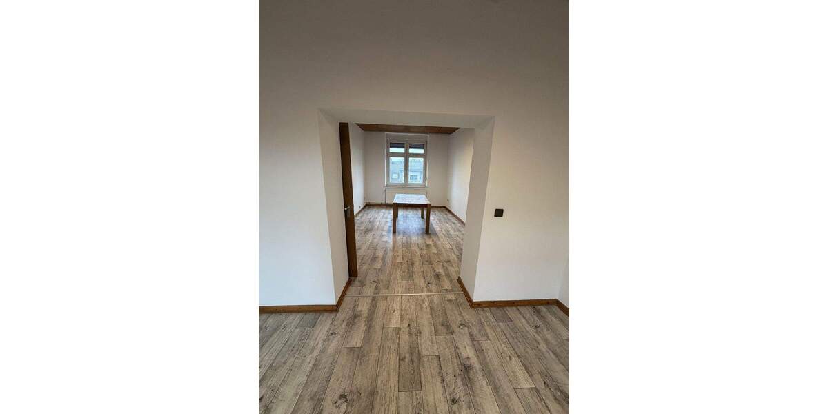 Etagenwohnung Duisburg Untermeiderich - 3 Zimmer, 83 m&sup2;, 500&euro; | Angebot:25836320