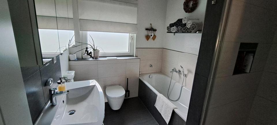 Etagenwohnung Bedburg - 2 Zimmer, 62 m&sup2;, 1.300&euro; | Angebot:26717855