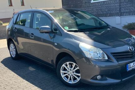 Toyota Verso 220.000 km 5.890 &euro; Leichlingen 42799