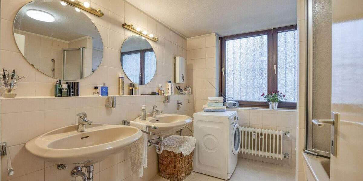 Etagenwohnung Düsseldorf Derendorf - 3 Zimmer, 90 m&sup2;, 329.000&euro; | Angebot:25835356