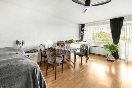 Ideal geschnittene 1 Zimmer Wohnung mit Wannenbad, Südloggia und Garage