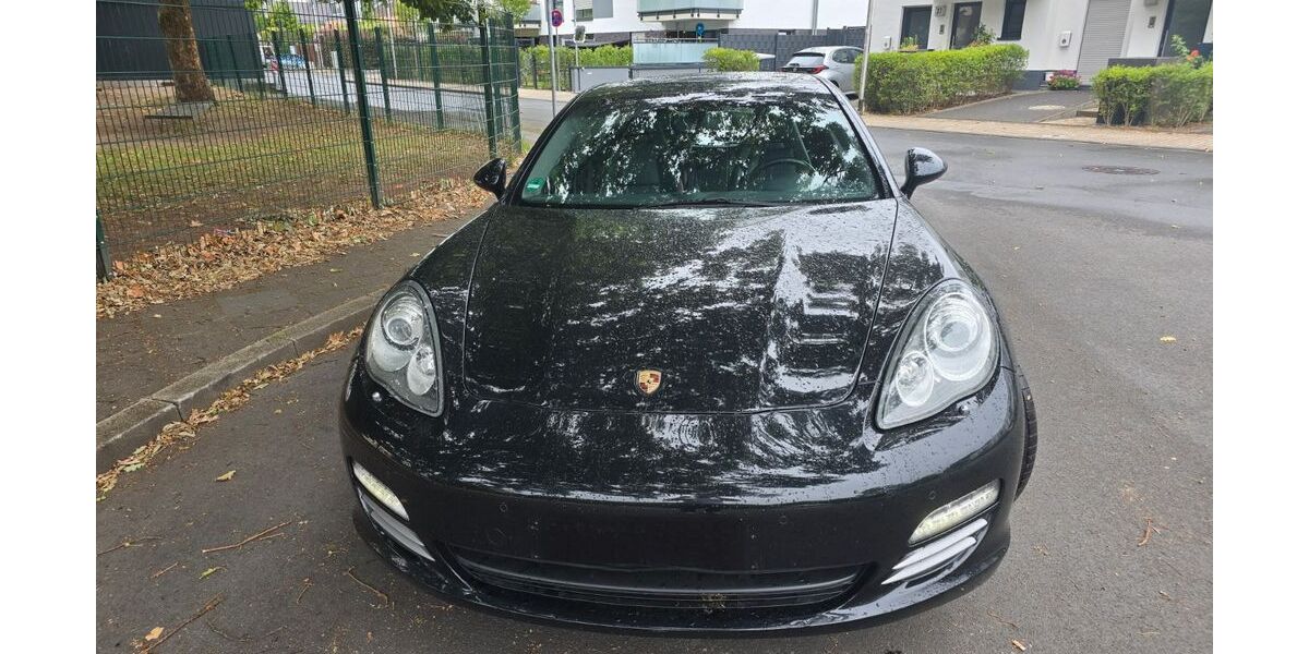 Porsche Panamera 222.000 km 16.800 &euro; Monheim 40789