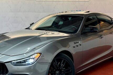 Maserati Ghibli 33.954 km 63.990 &euro; Remscheid 42855