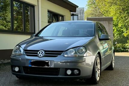 VW Golf 219.500 km 4.999 &euro; Solingen 42659