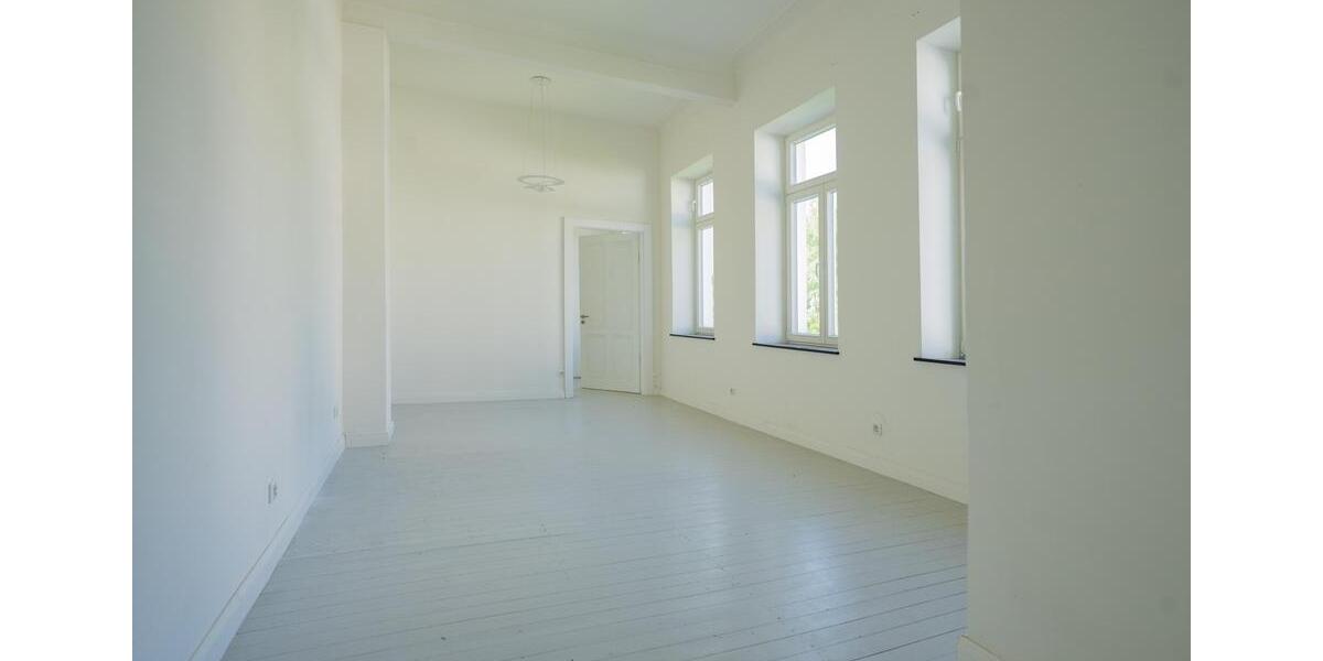 Altbauvilla zur MieteNachmieter - Zeitmietvertrag 30.06.27 5 zimmer