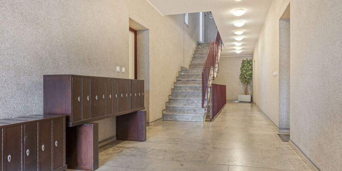 Etagenwohnung Düsseldorf Derendorf - 3 Zimmer, 90 m&sup2;, 329.000&euro; | Angebot:25835356