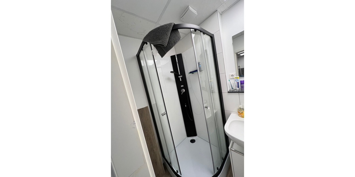 Investorenobjekt mit 3 Wohnungen, 2 Ladenlokalen und Erweiterungsmöglichkeiten 1 zimmer