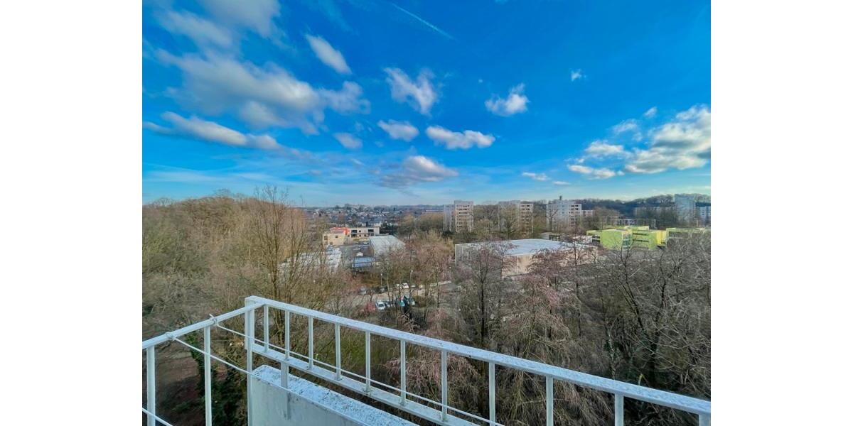 Großzügige 2-Zi.-Wohnung mit Balkon! zimmer