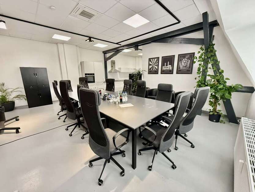 Büro in Düsseldorf 2.195 € 134 m²