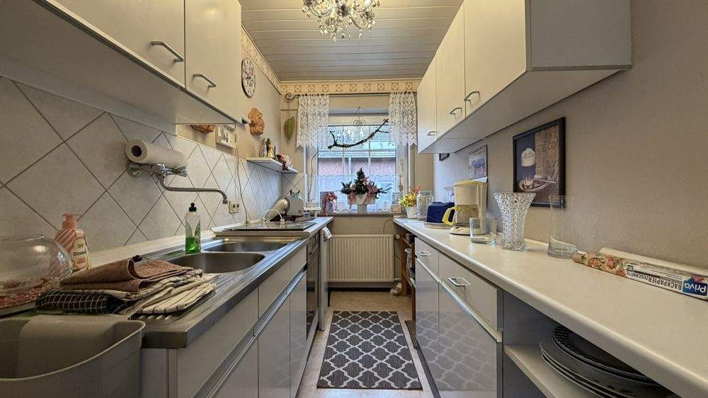 Doppelhaushälfte in Oberhausen-Eisenheim mit Garten, Garage, Carport, zwei Terrassen und mehr! 6 zimmer