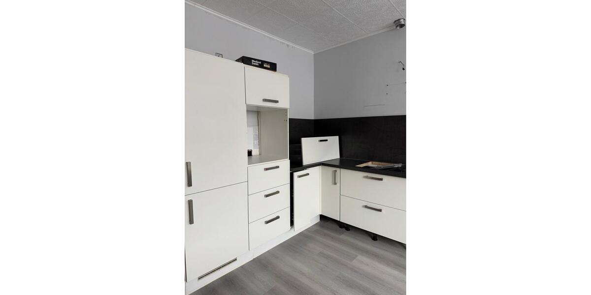 Etagenwohnung Düsseldorf Stadtbezirk 9 - 3 Zimmer, 120 m&sup2;, 900&euro; | Angebot:24535472