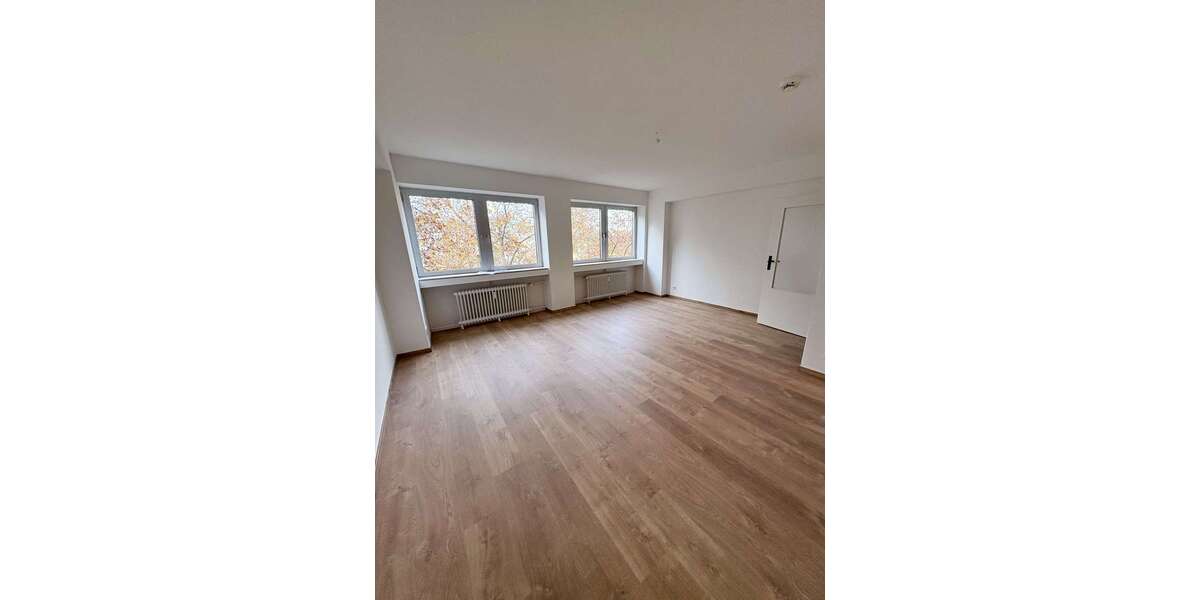 Wohnung zum Mieten in Düsseldorf 992 € 82.61 m² 3 zimmer