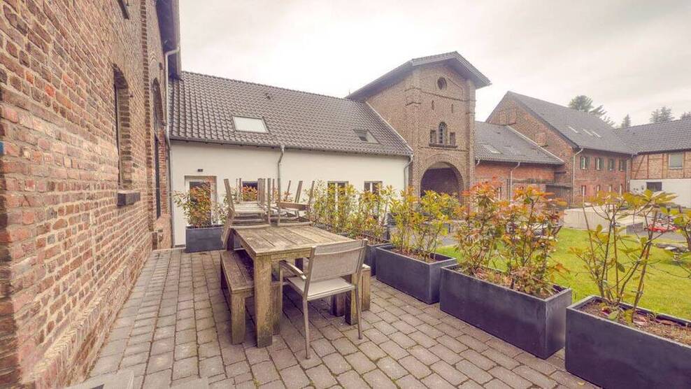 Gut zum Hof in Düsseldorf Hubbelrath - Leben auf dem Vierseithof - Loft-Feeling in Alleinlage