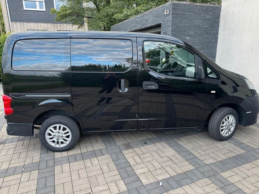 NV200