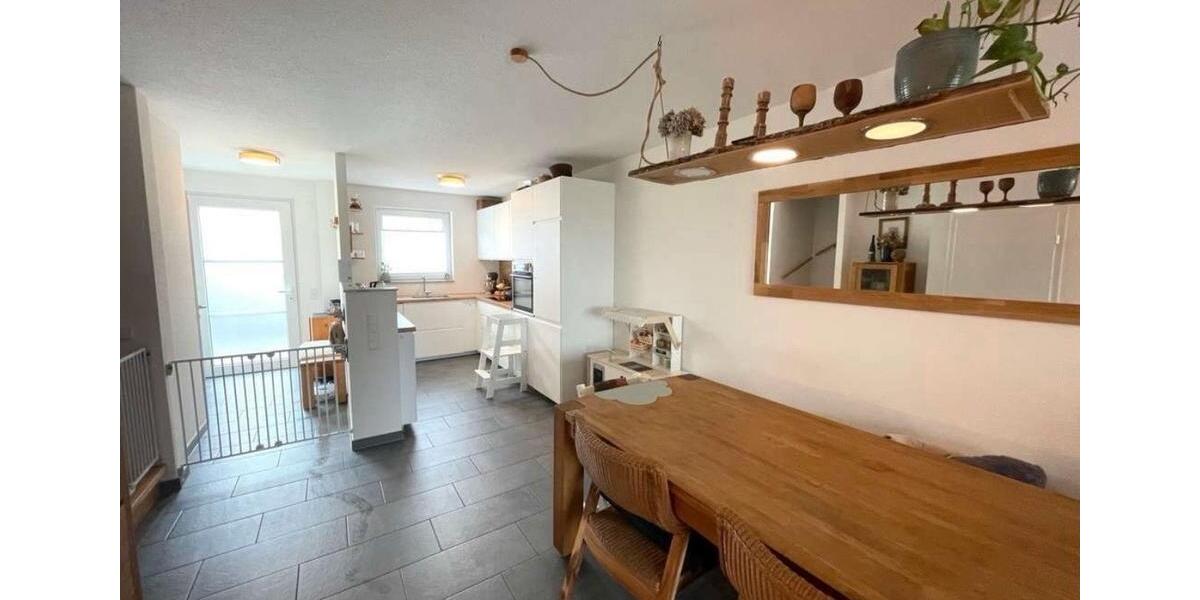 Einfamilienhaus in Jüchen Hochneukirch ab April 2026 zu vermieten 4 zimmer