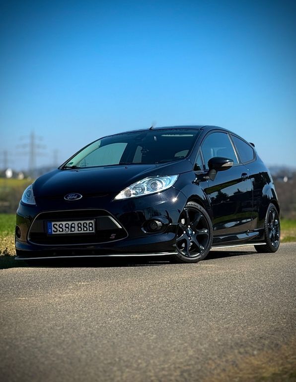 Ford Fiesta 158.000 km 5.300 € Solingen 42659