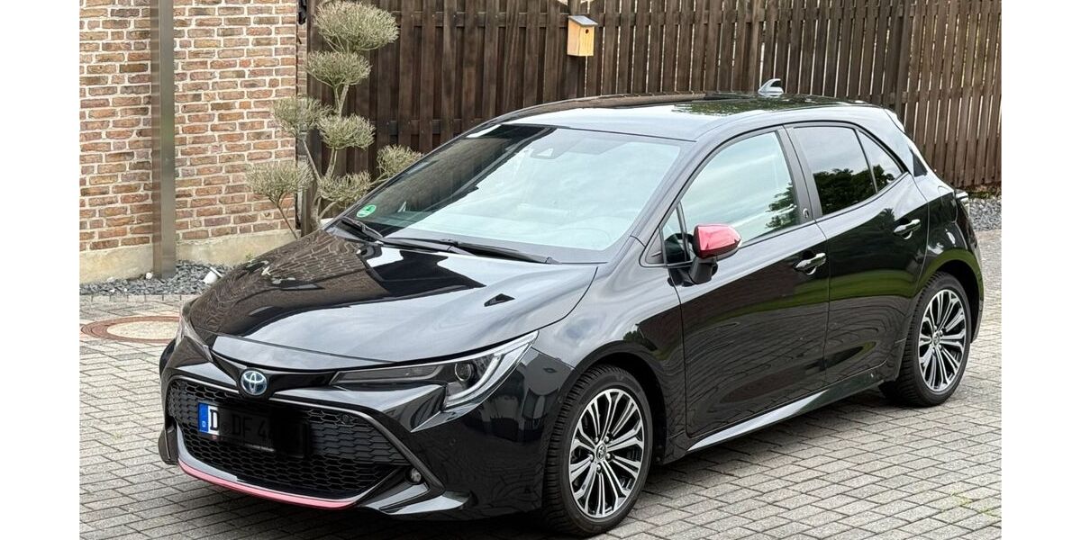 Toyota Corolla 17.500 km 22.200 &euro; Düsseldorf 40547