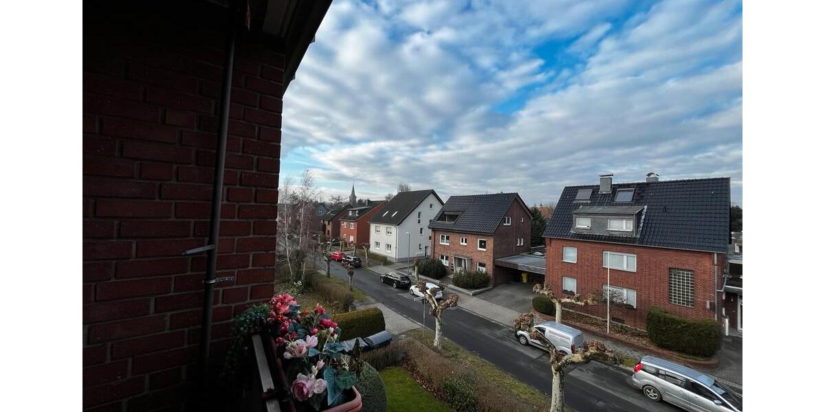Schön geschnittenes Appartement mit Balkon 