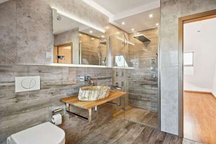 Haus zum Kaufen in Mönchengladbach 765.000 € 269 m² 7 zimmer