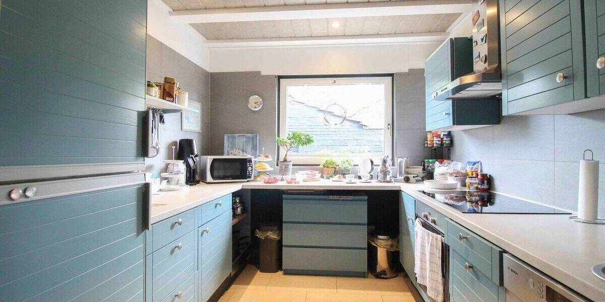 Top gepflegtes 2-Familienhaus in ruhiger Lage mit schönem Grundstück 8 zimmer