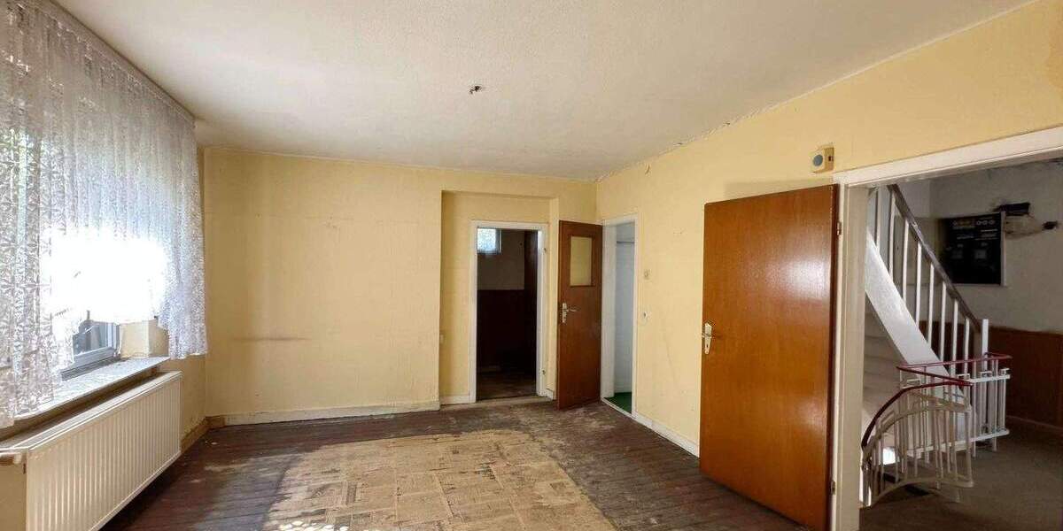 Grundstück mit Bestandsgebäude in Düsseldorf - Hassels 6 zimmer